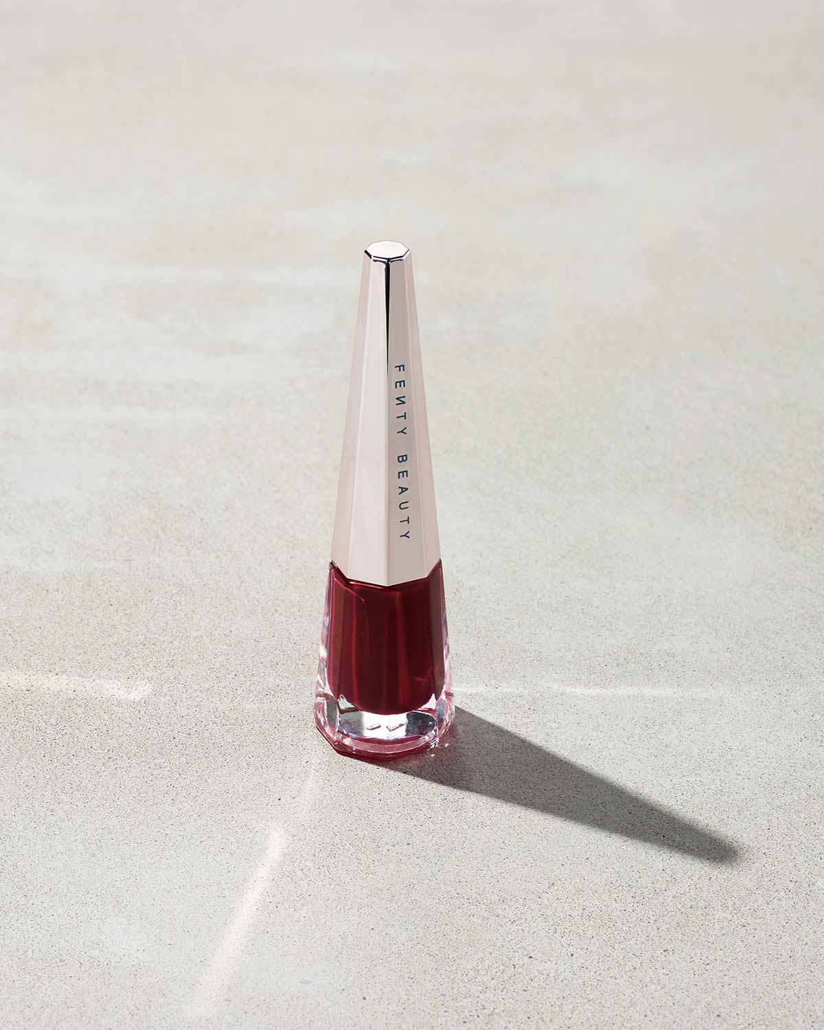 Dark Cherry Lip: лучшие средства для губ для твоего идеального макияжа на День святого Валентина